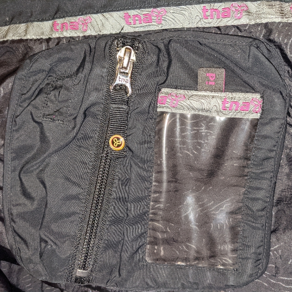 TNA Puffer Jacket - Picture 2 of 6